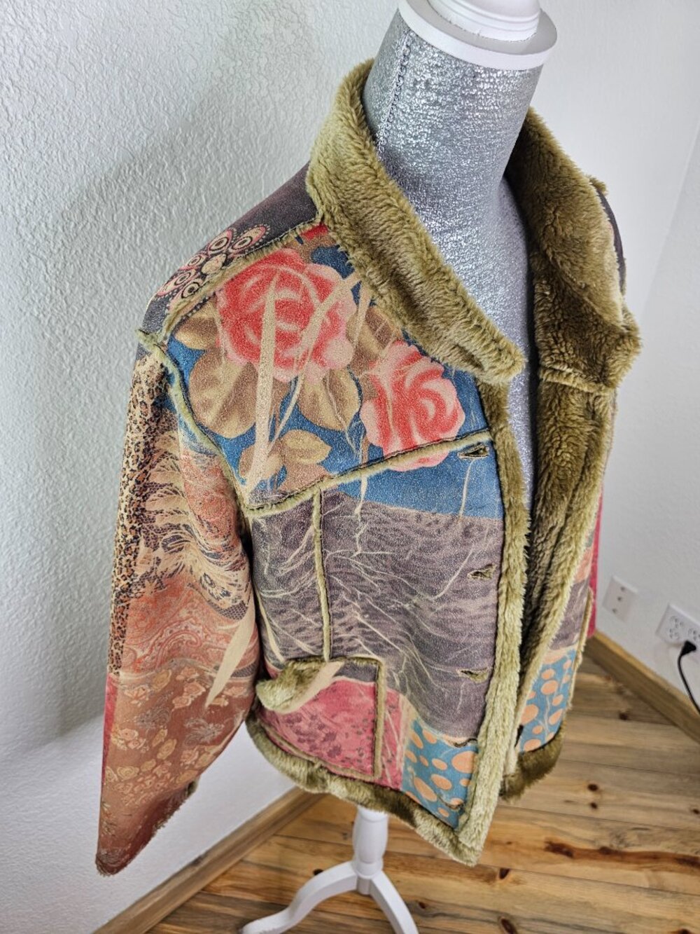 Coldwater Creek Faux Fur Floral Coat Size Petite Medium